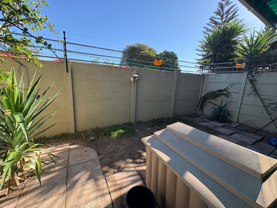 2 Bedroom Property for Sale in Labiance Estate Western Cape